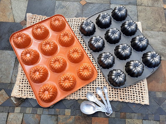 Nordic Ware Bundt Cupcake Pan OR Retro Orange Mini Bundt Cake Pan 
