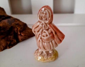 Vintage Wade Pottery Miniature Nursery Rhyme Figurines Red Rose Tea Porcelain Figurines Wade Whimsies England Sold Separately