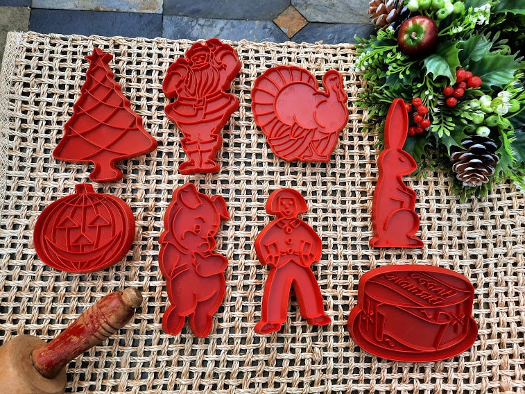 Vintage Tupperware Cookie Cutters / Holiday Cookie Cutter / Birthday Cookie  Cutter Halloween / Thanksgiving / Baking Ideas 