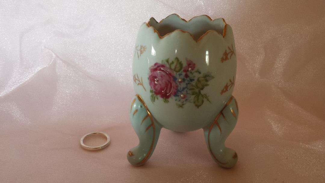 Porcelain Footed Egg NAPCOWARE C3199/S Hand Painted Blue Cracked Egg ...