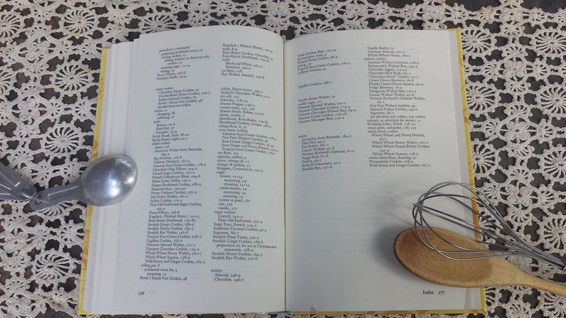 Vintage Cookbook Celebrity Recipes Compiled by Helen Dunn Hardcover 1958 Contains Many Photos of Movie Stars RARE 1950's Cookbook image 6
