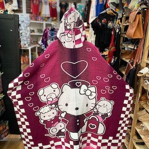 Hello Kitty Poncho Alpaca Blend image 2