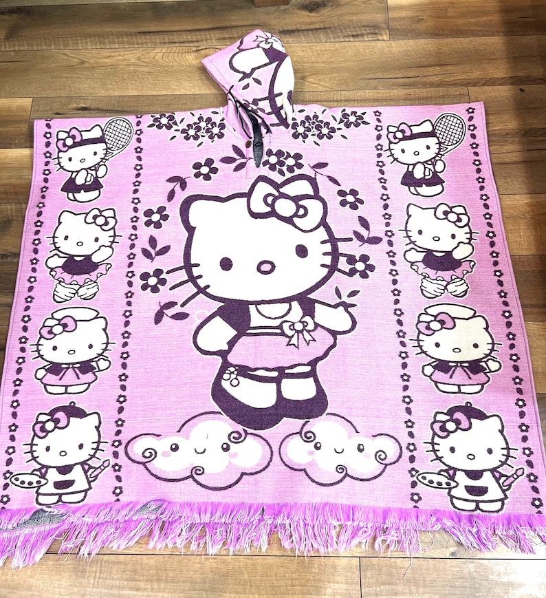 Hello Kitty Poncho Alpaca Blend Color 3