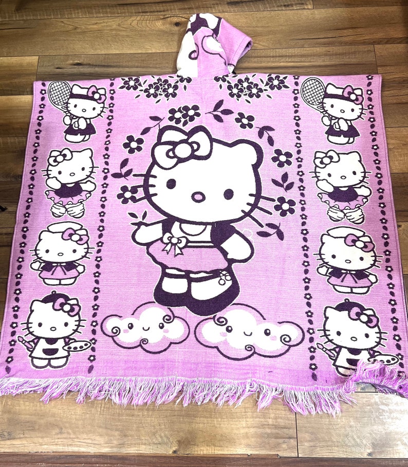 Hello Kitty Poncho Alpaca Blend image 7