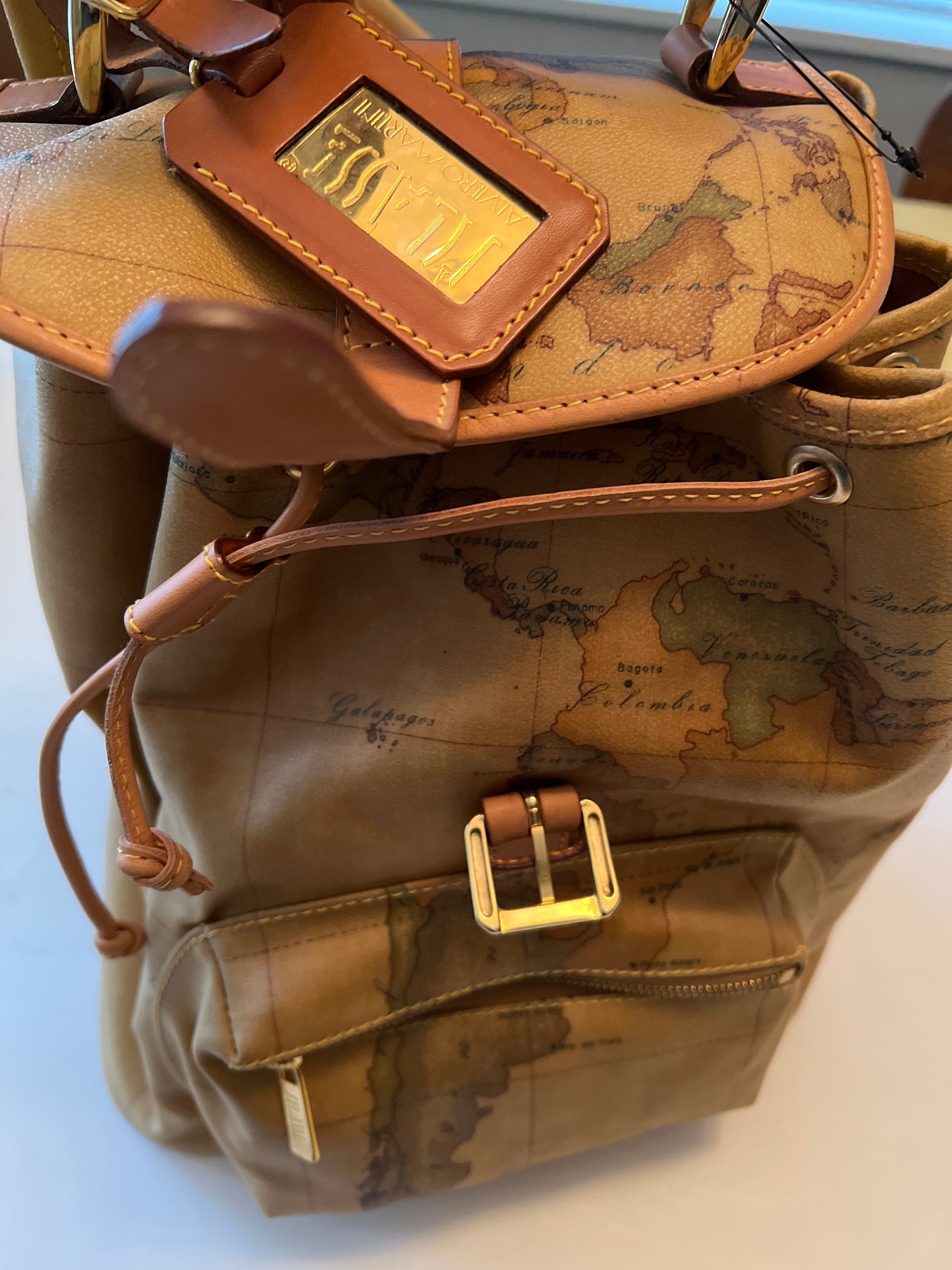 1A Classe Vintage Alviero Martini Géo Soft Back Pack With  display picture 1