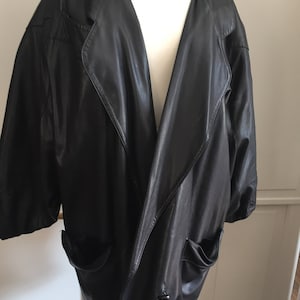 Claude Montana by Ideal Cuir. Iconic vintage Ladies Leather Jacket with wide shoulder Pads