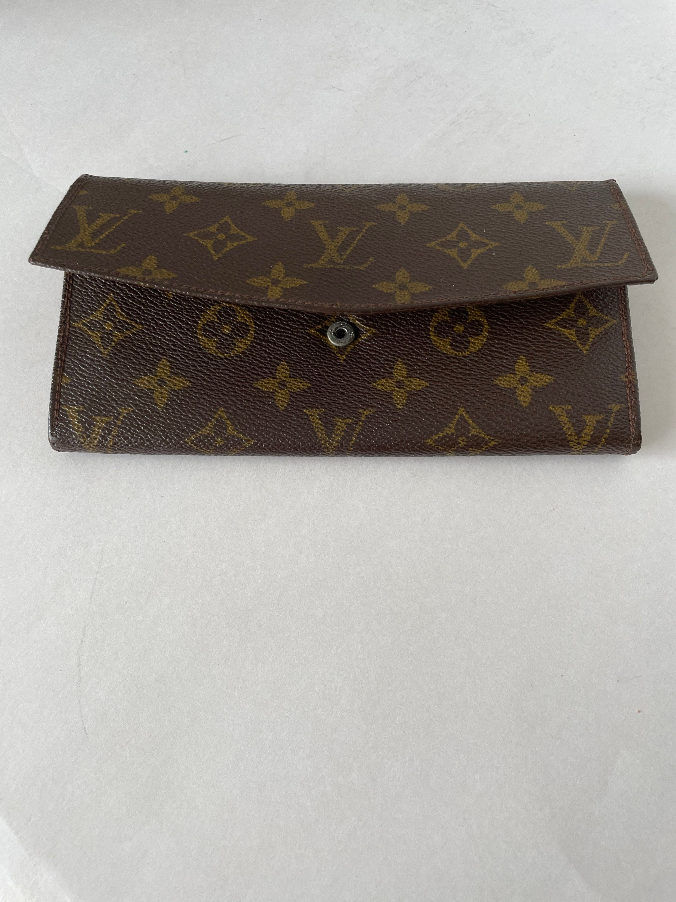 Louis Vuitton Bifold Mens Wallet – yourvintagelvoe