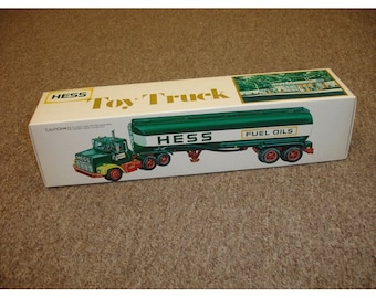 Original 1977 Hess Truck MINT in Original Box