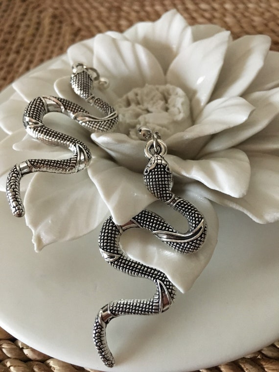•SERPENDIPITOUS FLORA• silver snake shadowbox + leaf post dangle earrings