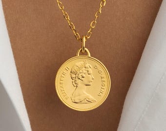 18Kゴールドメッキカナダコインネックレス：エリザベス2世女王（1965