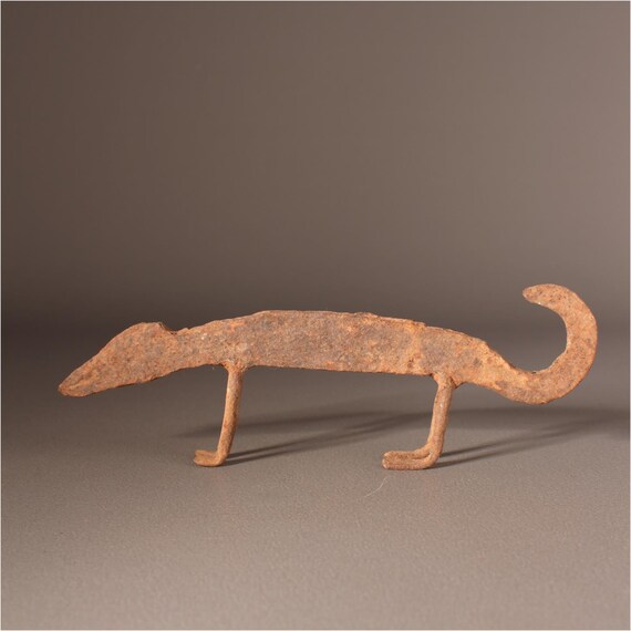 ロビ鉄製カメレオン儀式用像、ブルキナファソ アフリカ美術 12832