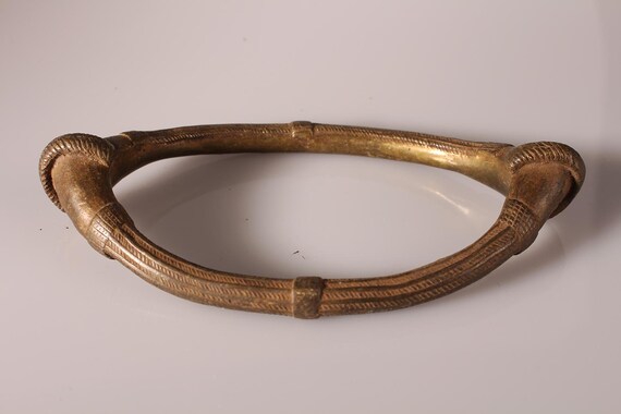 Bracelet Homme Tribal En Bronze Moulé - Monnaie Africaine Ovale - Fait Main En Éthiopie - Occasion Vintage