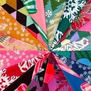 Puede incluir: Una colorida variedad de muestras de tela dispuestas en un patrón circular. Las telas presentan varios diseños, incluyendo diseños florales, formas geométricas y motivos temáticos de vacaciones. La paleta de colores incluye rosas, verdes, azules y naranjas.