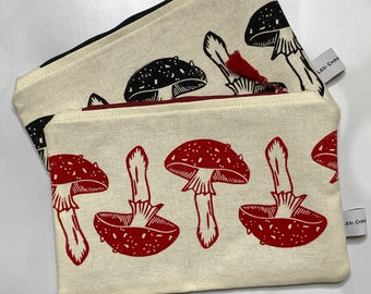 Mushrooms Zipper Bag