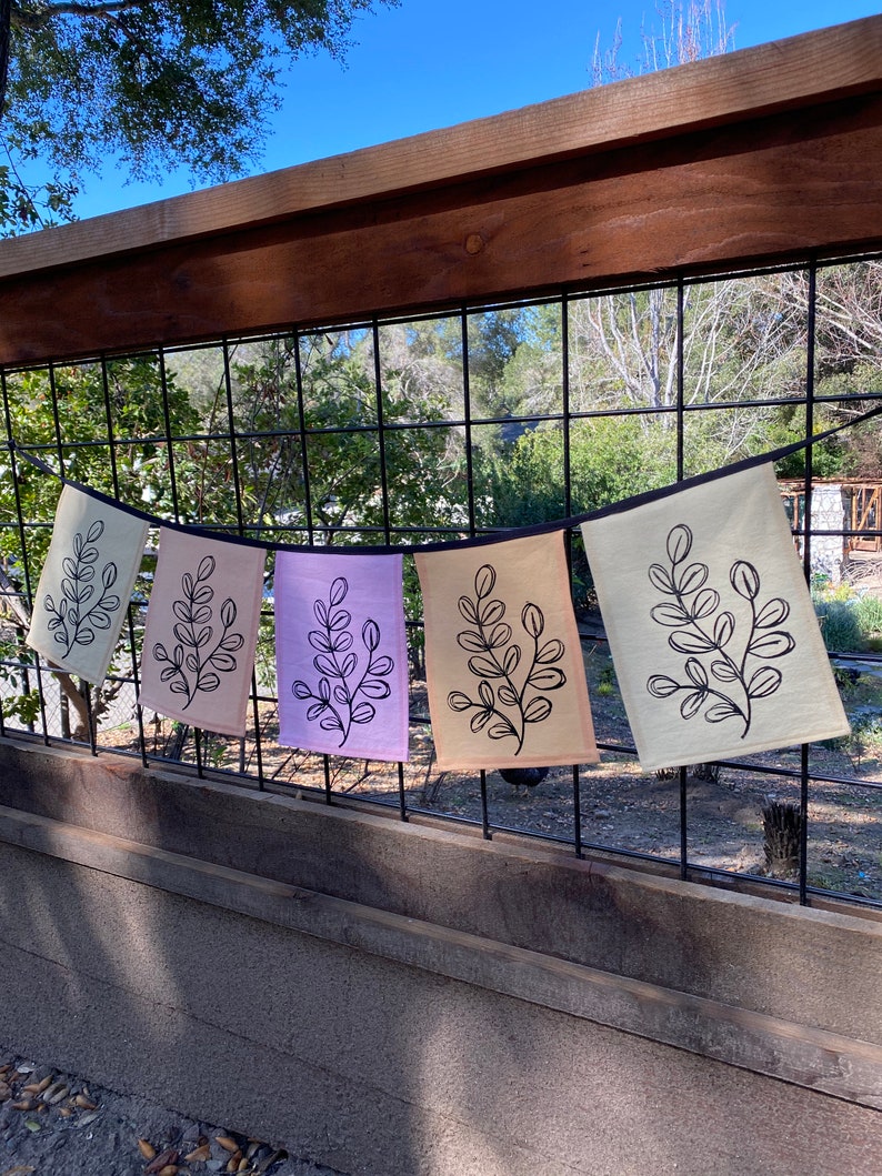 Spring Sprigs Garden Flags/Bunting Warm neutrals