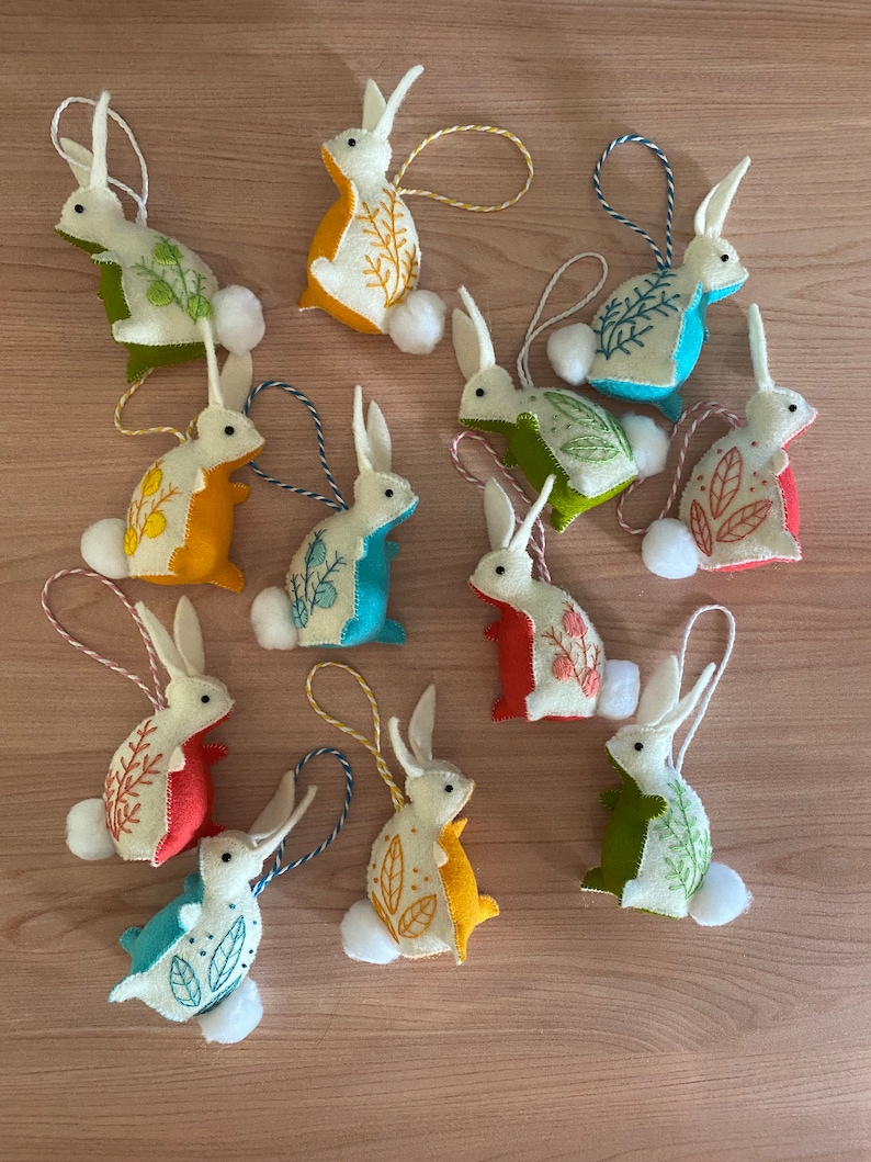 Merry & Bright Bunny Ornament Original Handmade Felt Ornament imagem 1