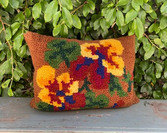 Latch Hook Pillow — Vintage Latch Hook Pillow — Vintage Decorative Pillow — Floral Decorative Pillow — Floral Pillow — Vintage Floral Pillow