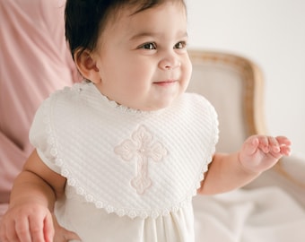 Babero bordado de cruz para niñas / Baberos para bautizo y bautismo / Blanco o marfil / Regalos para bautizo
