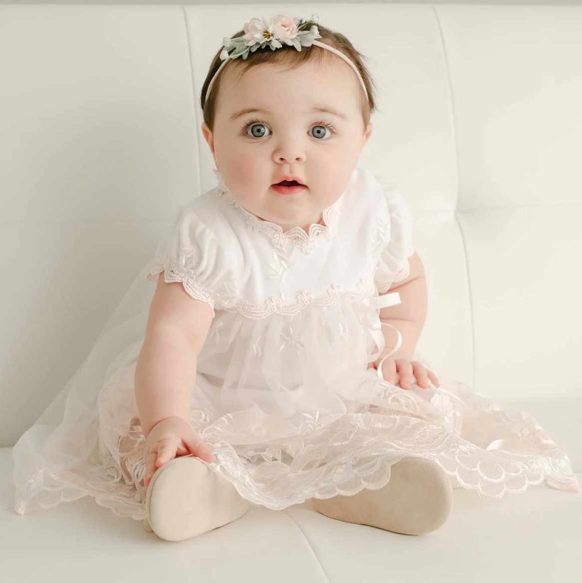 Robe Bebe Jaiden Neuve Avec étiquette (NWT), Taille L, Imprimé Floral - Courte Et Colorée
