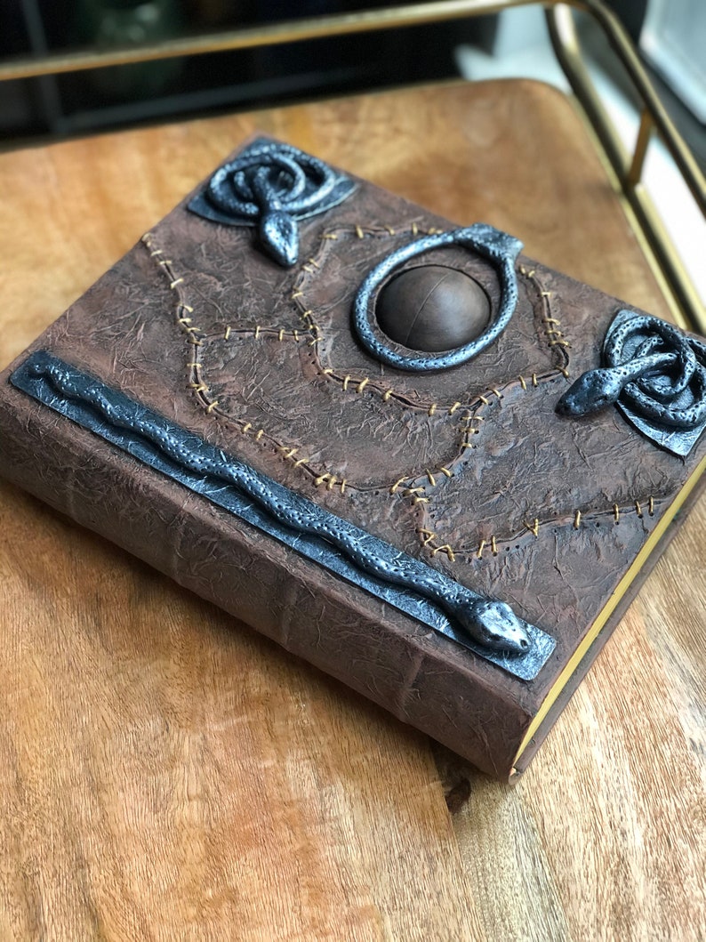 Hocus Pocus Spell Book with moving and glowing eye | Etsy
