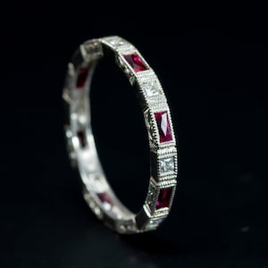 Art Deco Style Stackable Wedding Ring/18K Gold Bezel Set Baguette Ruby & Princess Cut Diamond Milgrain Engraved Narrow Eternity Wedding Band