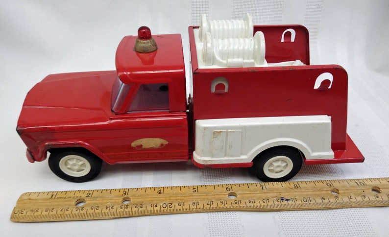 TONTRU10006 Scarce Vintage Tonka 1960 STP Fire Truck Pressed Steel