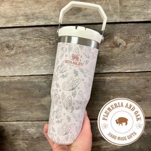 Engraved Tumbler, flip straw, butterfly cup, bridesmaid gift, personalized coffee gift, custom water bottle, Mothers Day, 30oz, bachelorette
