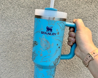 Beker voor oceaandieren, gegraveerde beker, beker van 40 oz met handvat, oceaanliefhebber, aquariaan, zeelevencadeau, beker strandvakantie, kwal, schildpad