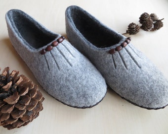 Gray felted slippers, women home shoes, sutsko,hjemmesko, wool clogs, woolen soft slippers, hygge home, ECO friendly shoes, Christmas gift