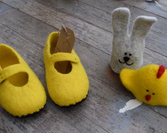 Yellow Felted baby shoes Newborn shoes Baby felt shoes Gift first birthday, Easter gift,  Merino wool shoes  Baby ankle boots, Baby slippers