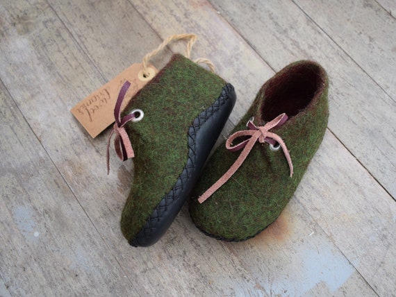 felt baby shoes