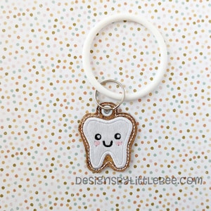 Tooth Snap Tab & Eyelet Key Fobs - Instant Download Embroidery Design