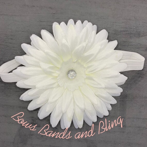 large daisy hair clip