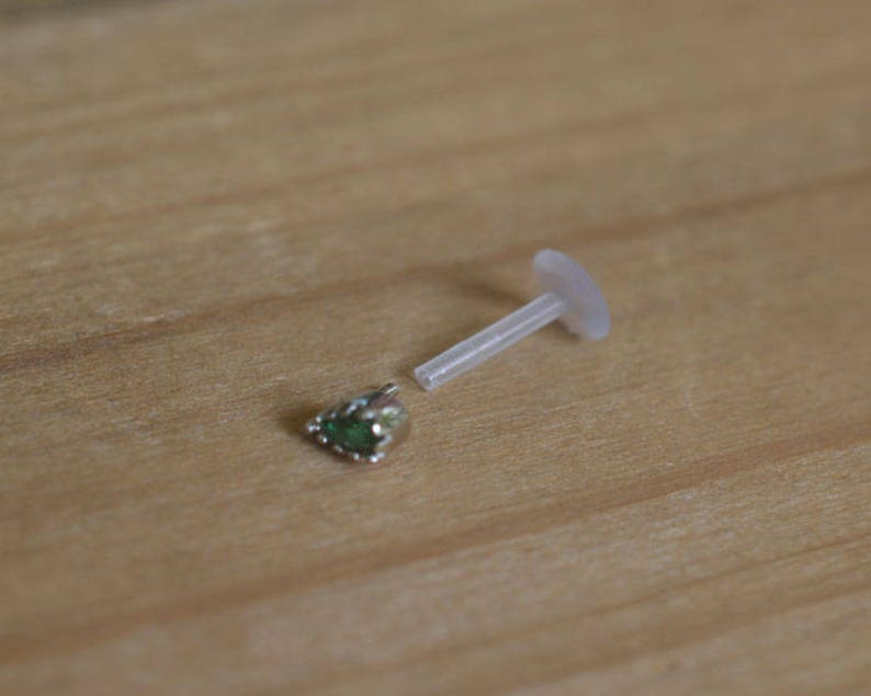 sterling silver Emerald nose ring,cartilage earring,tragus earrings,labret earrings,nose ring girlfriend jewelry