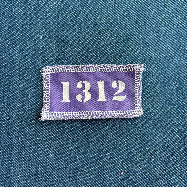 Écusson 1312 Purple & White