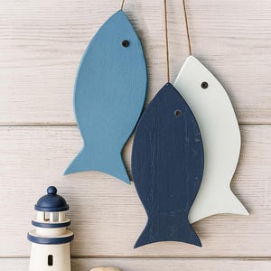 Rustic Wooden Fish Wall Hanging – Coastal Nursery Decor, Nautical Beach House Wall Art, Lake House or Cottage Gift