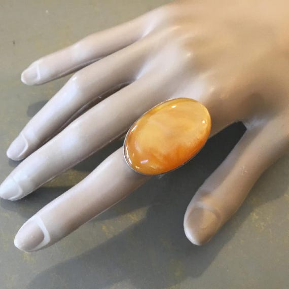 Make a Statement! Vintage Silver Tone Ring with L… - image 3