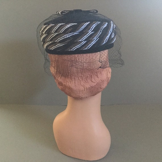 Vintage Black Velvet Pillbox Hat with Brown and W… - image 4