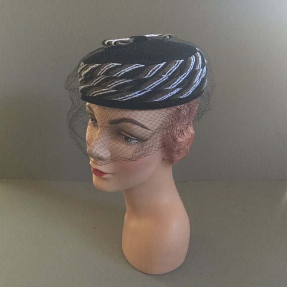 Vintage Black Velvet Pillbox Hat with Brown and W… - image 2