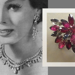 Gorgeous Vintage Silver Tone Rhinestone Brooch in Floral Design