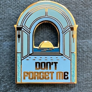 Tunnel Under Ocean Blvd. Enamel Pin (Hydrangea)