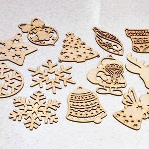 Christmas Tree decors 3 inches or 4 inches high Wood Snowflake Ornaments 12 pack Style MIX Christmas Snowflake set Christmas tree baubles