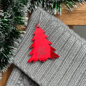 Palline di Natale personalizzate Etichette di Natale rosse Addobbi per l'albero di Natale Etichette regalo di Natale tagliate al laser con nome inciso Decorazioni rosse