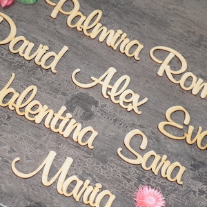 Cartão de lugar de casamento Nomes cortados a laser Configuração de lugar Placas de casamento Cartão de lugar para festa de jantar Decoração de casamento Decoração de caligrafia moderna