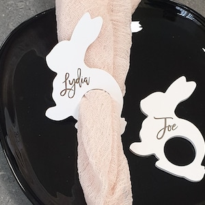Ostern-Serviettenringe Kaninchen-Serviettenringe für Osterhasentischkarten Kaninchen-Serviettenringe Kaninchen-Holz-Serviettenringe Kundenspezifische Kaninchen-Serviettenringe