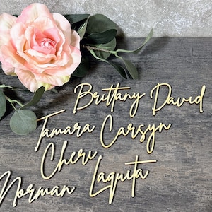 Marque-places de mariage en bois découpé au laser Cadeaux de mariage pour les invités Prénoms en bois découpés au laser Prénoms en bois découpés au laser Etiquettes pour mariage