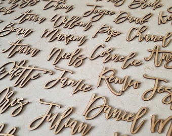 Platzkarten Hochzeit Tischkarten Laser Cut Names Benutzerdefinierte Ort Einstellungen HOLZ Namen Brautparty Tischkarte Hochzeitskarten Partydekoration