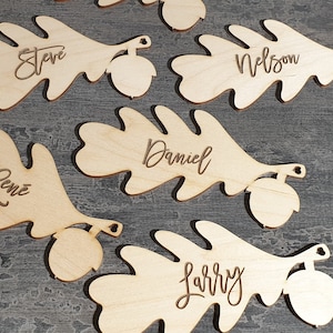 Marque-places de mariage en feuilles de chêne Marque-places en feuilles de chêne découpés au laser