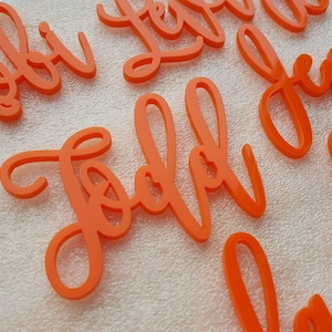 Orange Hochzeits-Platzkarten - Acryl-Platzkarten - Orangene Namen - individuelles Namensverzierung