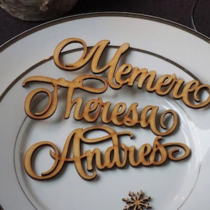 70 Laser Cut Names wood wedding signs gold personalised laser cut names Wedding table place names Guest names Tabellennamen holz Place Cards